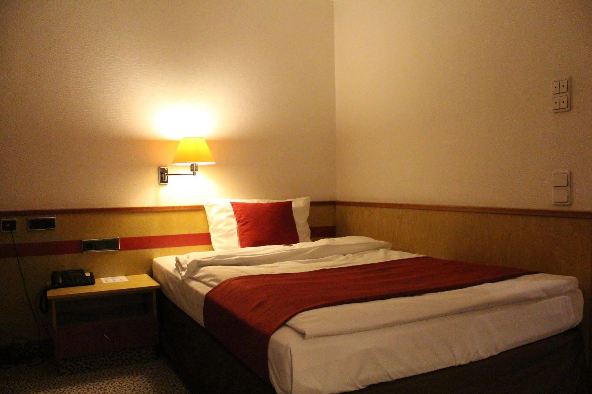Leomar Hotel Ulm Eksteriør bilde