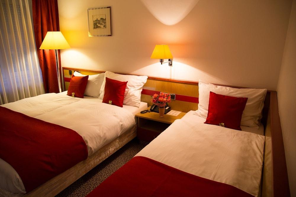 Leomar Hotel Ulm Eksteriør bilde